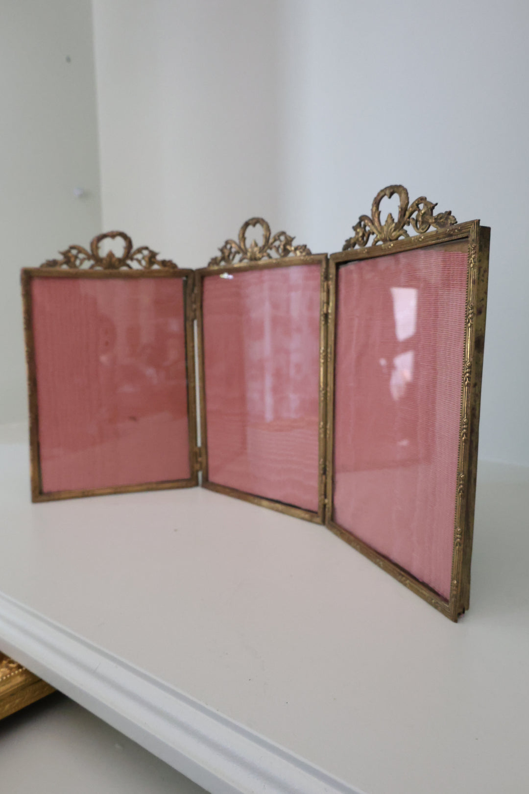 French Trifold Frame