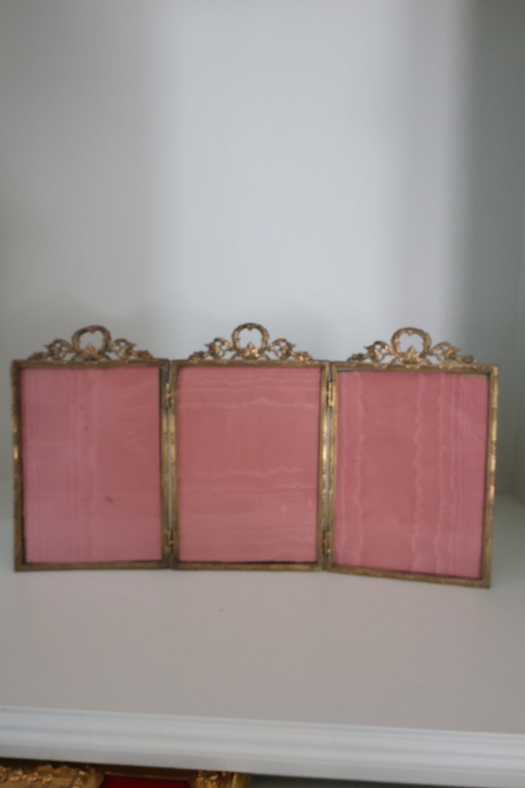 French Trifold Frame