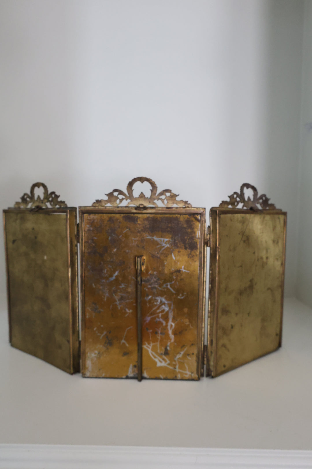 French Trifold Frame